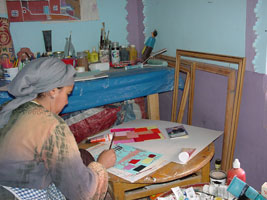 atelier de peinture dans un village des gorges du Dadès au Maroc